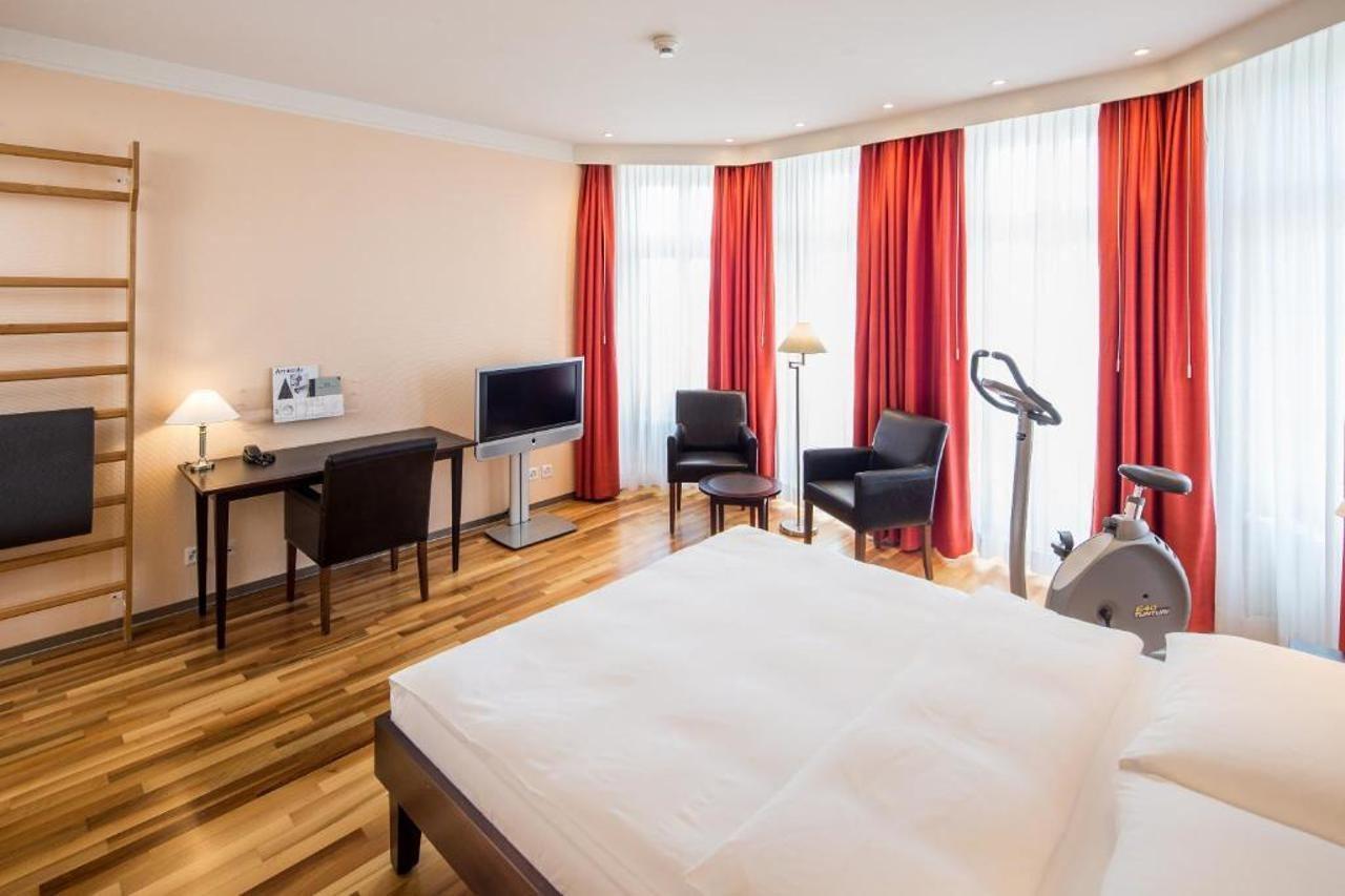 Hotel Schweizerhof Basel Bagian luar foto
