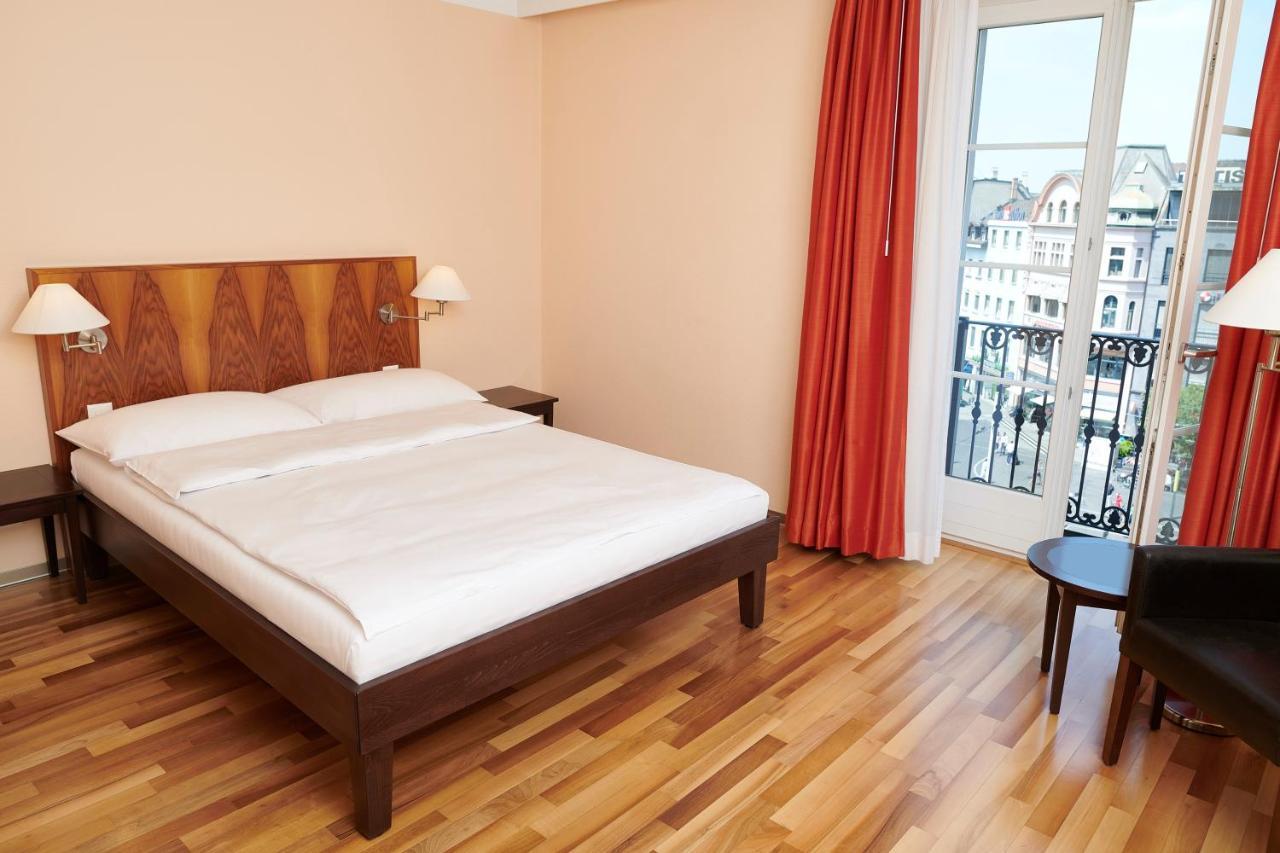 Hotel Schweizerhof Basel Bagian luar foto