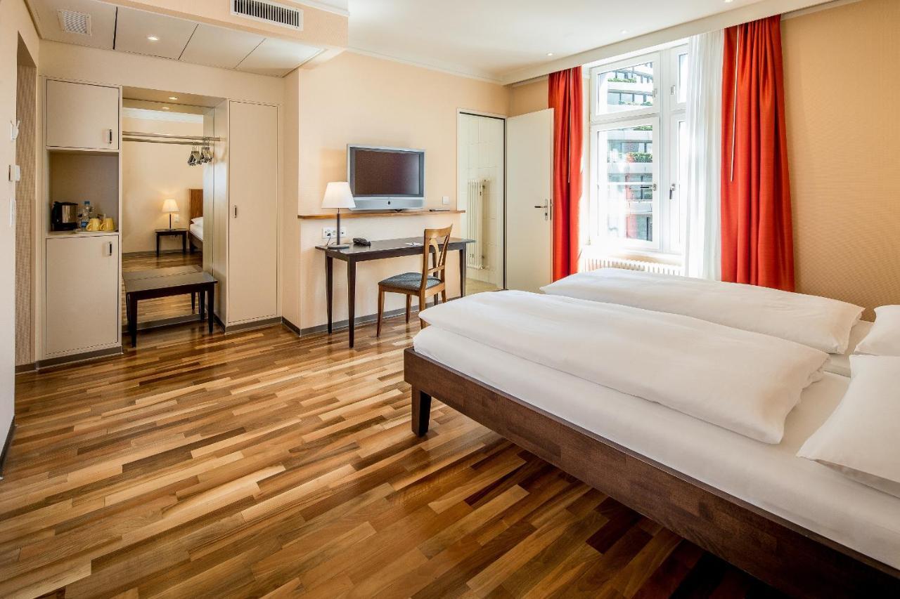 Hotel Schweizerhof Basel Bagian luar foto