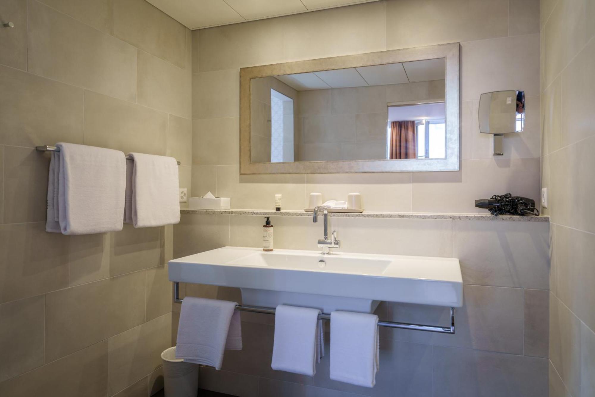 Hotel Schweizerhof Basel Bagian luar foto