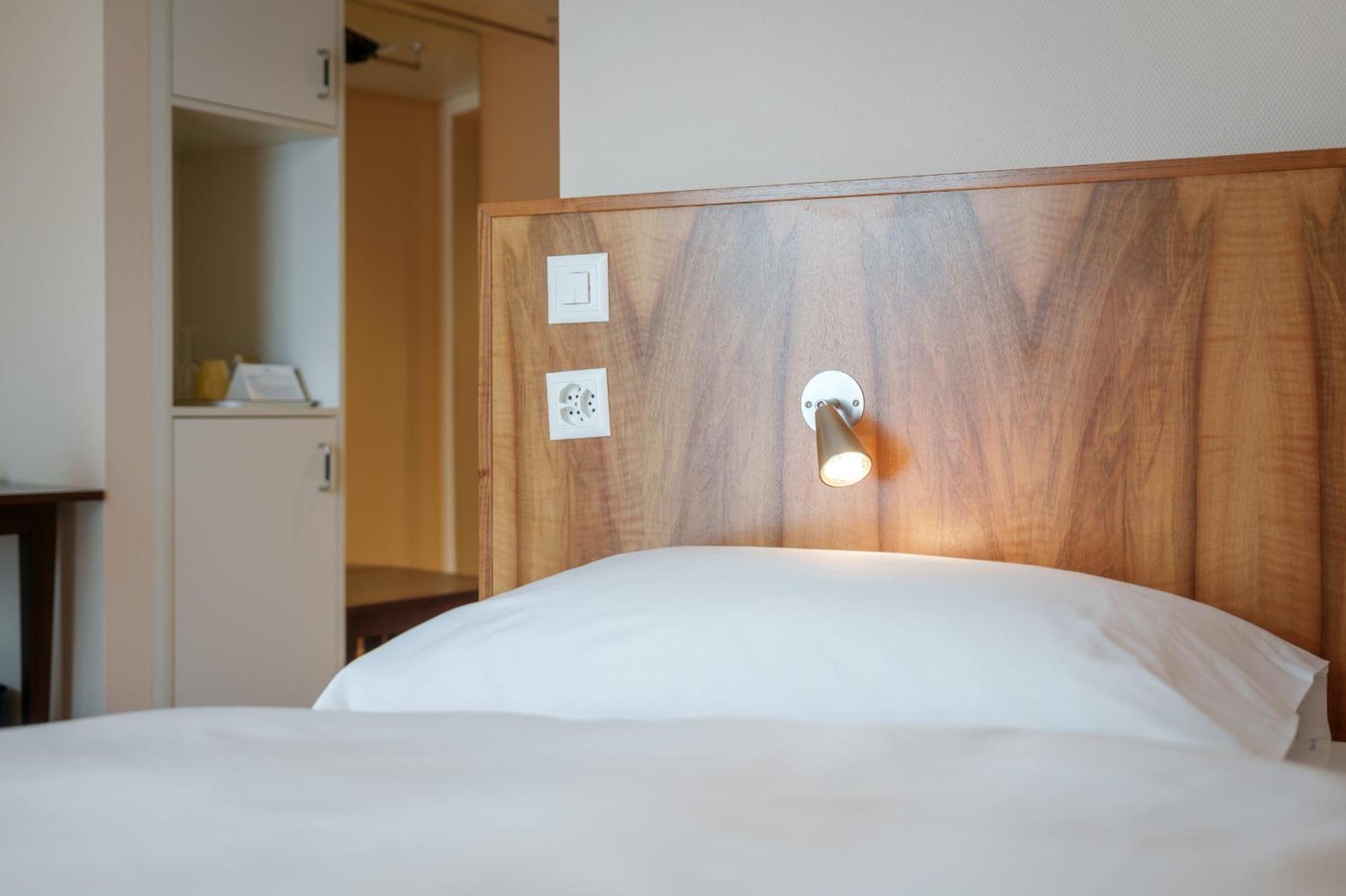 Hotel Schweizerhof Basel Bagian luar foto