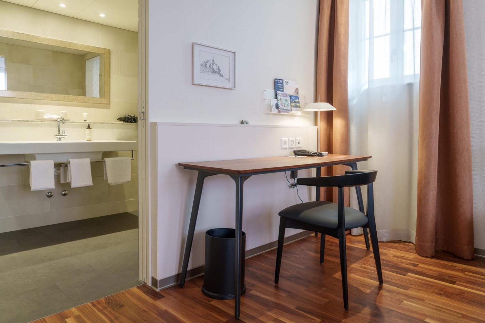 Hotel Schweizerhof Basel Bagian luar foto