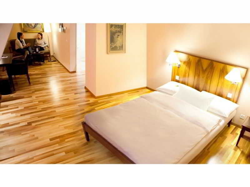 Hotel Schweizerhof Basel Bagian luar foto