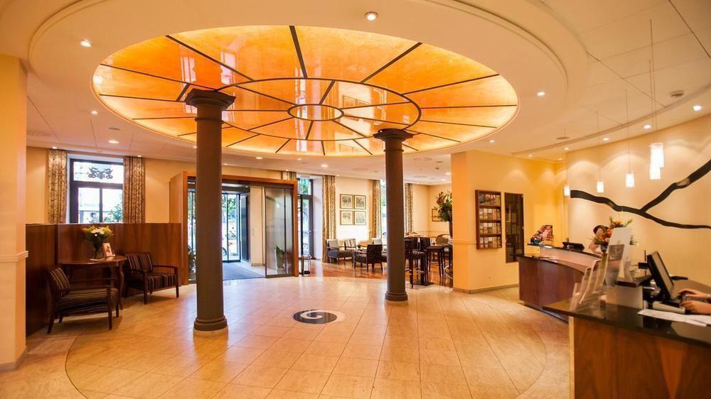 Hotel Schweizerhof Basel Bagian luar foto